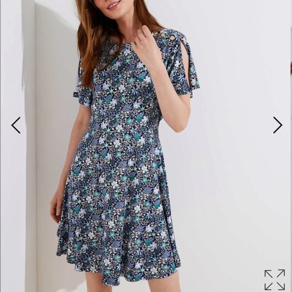 LOFT Women's Slit Flutter Sleeve Floral Dress Navy Blue size 4 - Picture 1 of 14